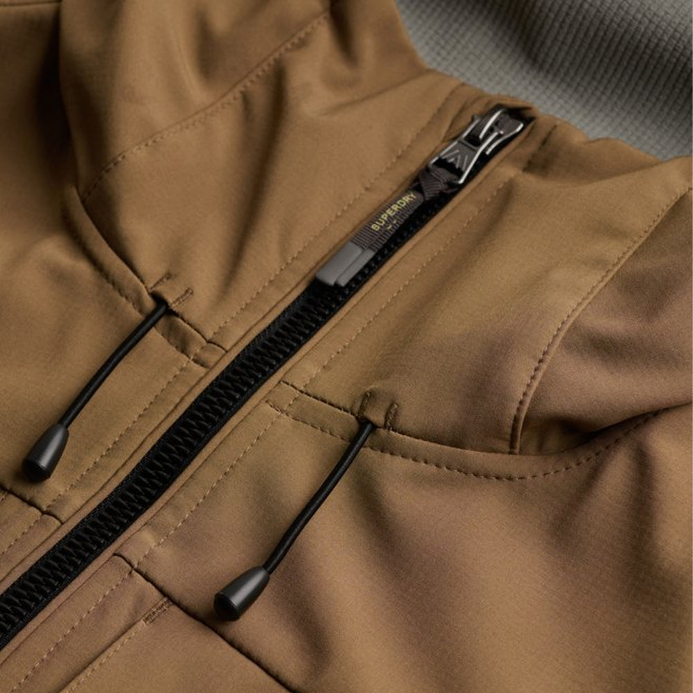 Giacca trekker softshell superdry uomo con cappuccio